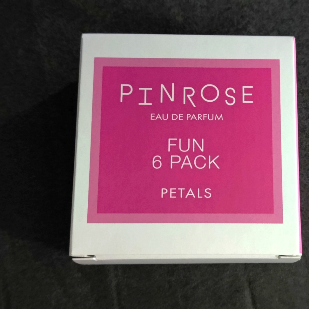 NIB Pinrose Perfume Petals Fun 6 Pack Towelettes